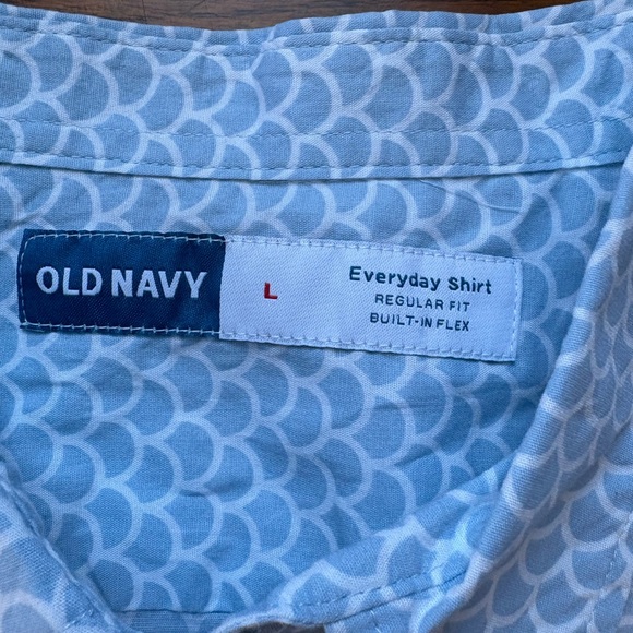 NWOT Old Navy Blue Short Sleeve Button Down Shirt L - Picture 2 of 3